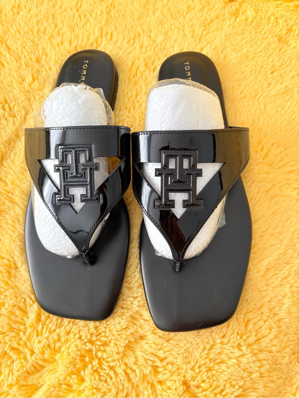 Tommy Hilfiger Black Patent Logo Thong Sandals